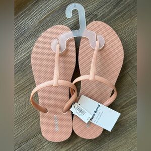 Old Navy Blush Flip Flops